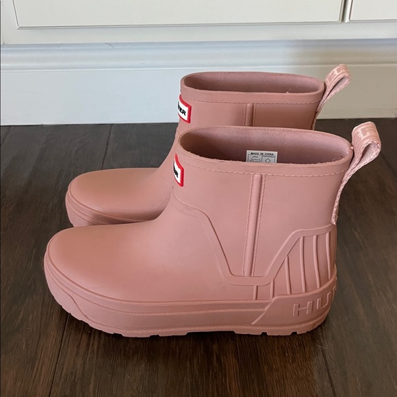 NWT Hunter Rain Boots - Picture 5 of 9
